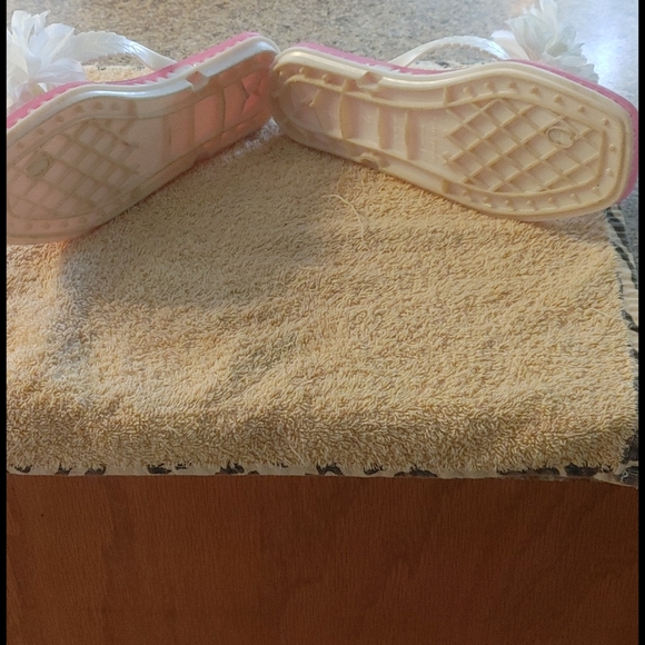 KATE SPADE FLIP FLOPS - Picture 2 of 3